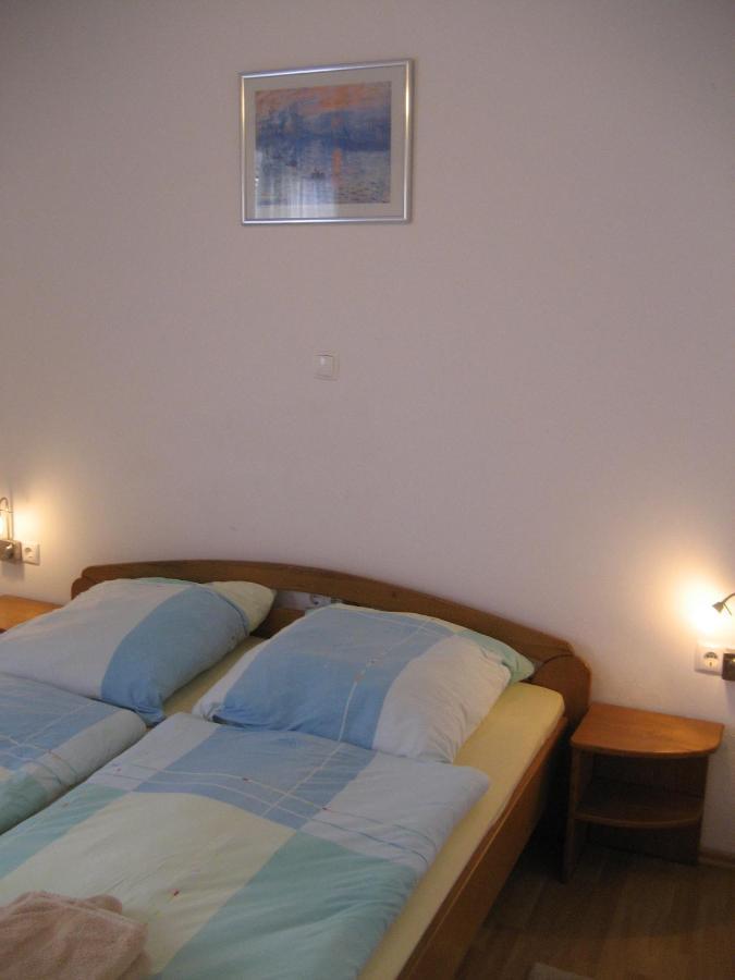 Apartma „drei Palmen“ Sveti Filip i Jakov