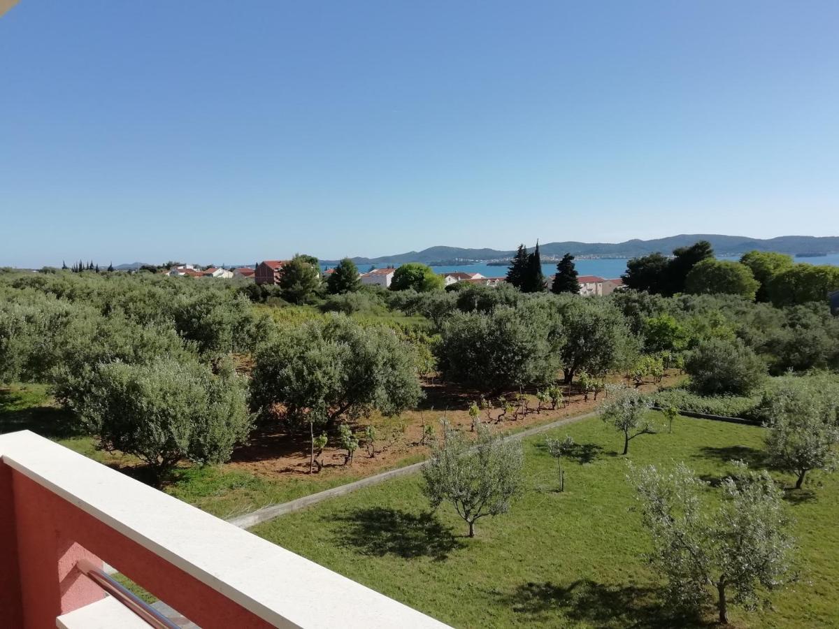 „drei Palmen“ Apartma Sveti Filip i Jakov