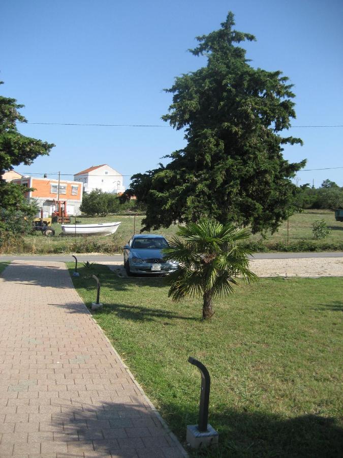 „drei Palmen“ Apartment Sveti Filip i Jakov