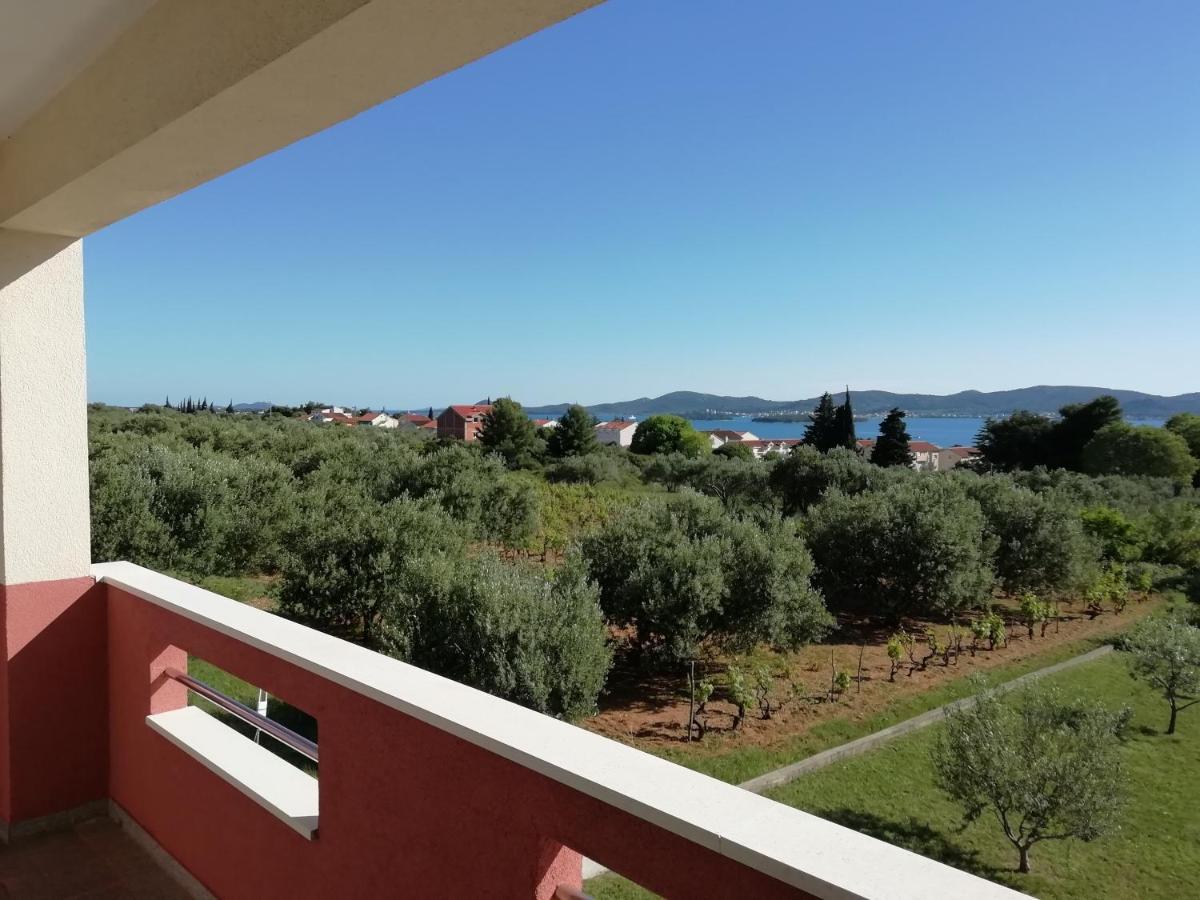 „drei Palmen“ Apartment Sveti Filip i Jakov
