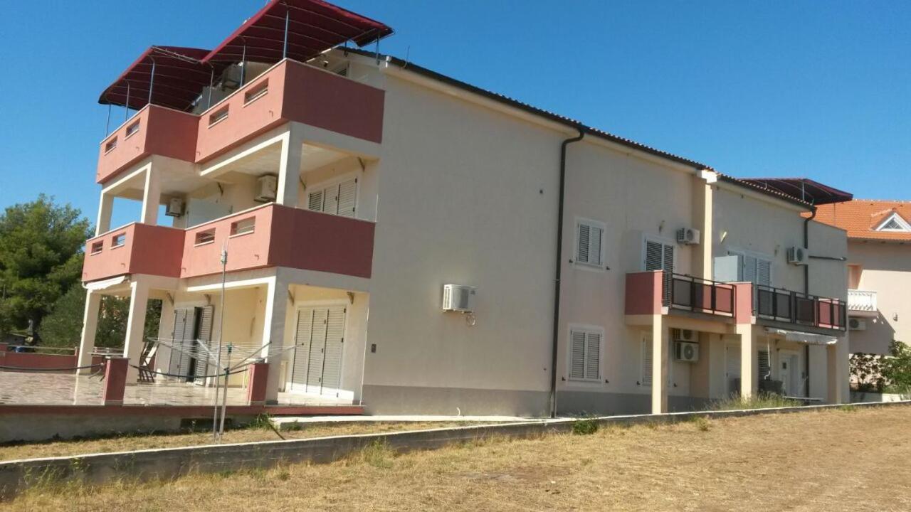 „drei Palmen“ Apartment Sveti Filip i Jakov